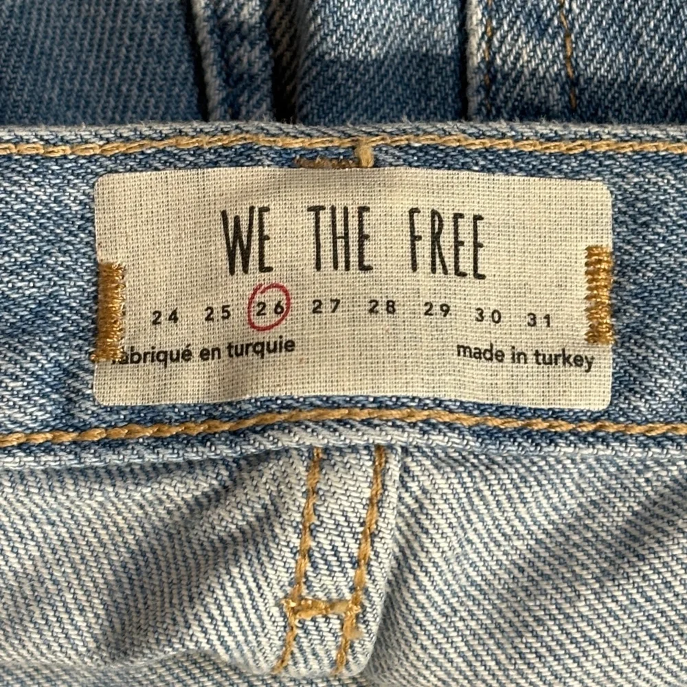 We The Free Maggie Mid-Rise Straight-Leg Blue Jeans Women’s Size 26 Button Fly